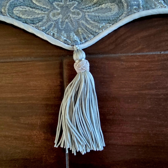 Croscill Gabrijel Damask Window Valance - Picture 4 of 6